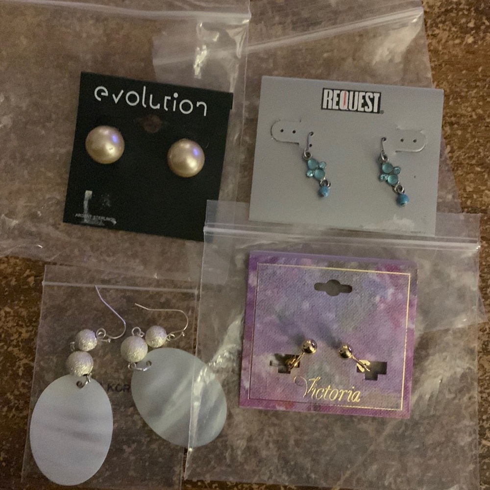 (3 for $20)Costume Earrings lot of 8. New